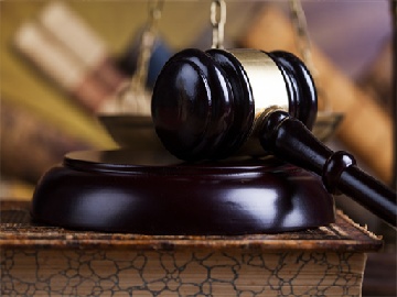 开车把人撞骨折了保险公司全赔吗