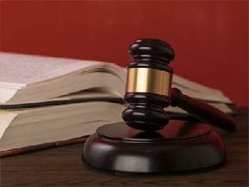 开车把人撞骨折了保险公司全赔吗